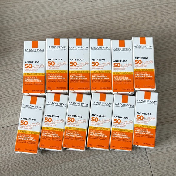 NEW La Roche- Posay Sunscreen - Picture 1 of 1